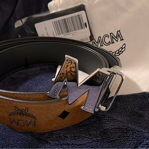 NWT MCM Claus reversible belt